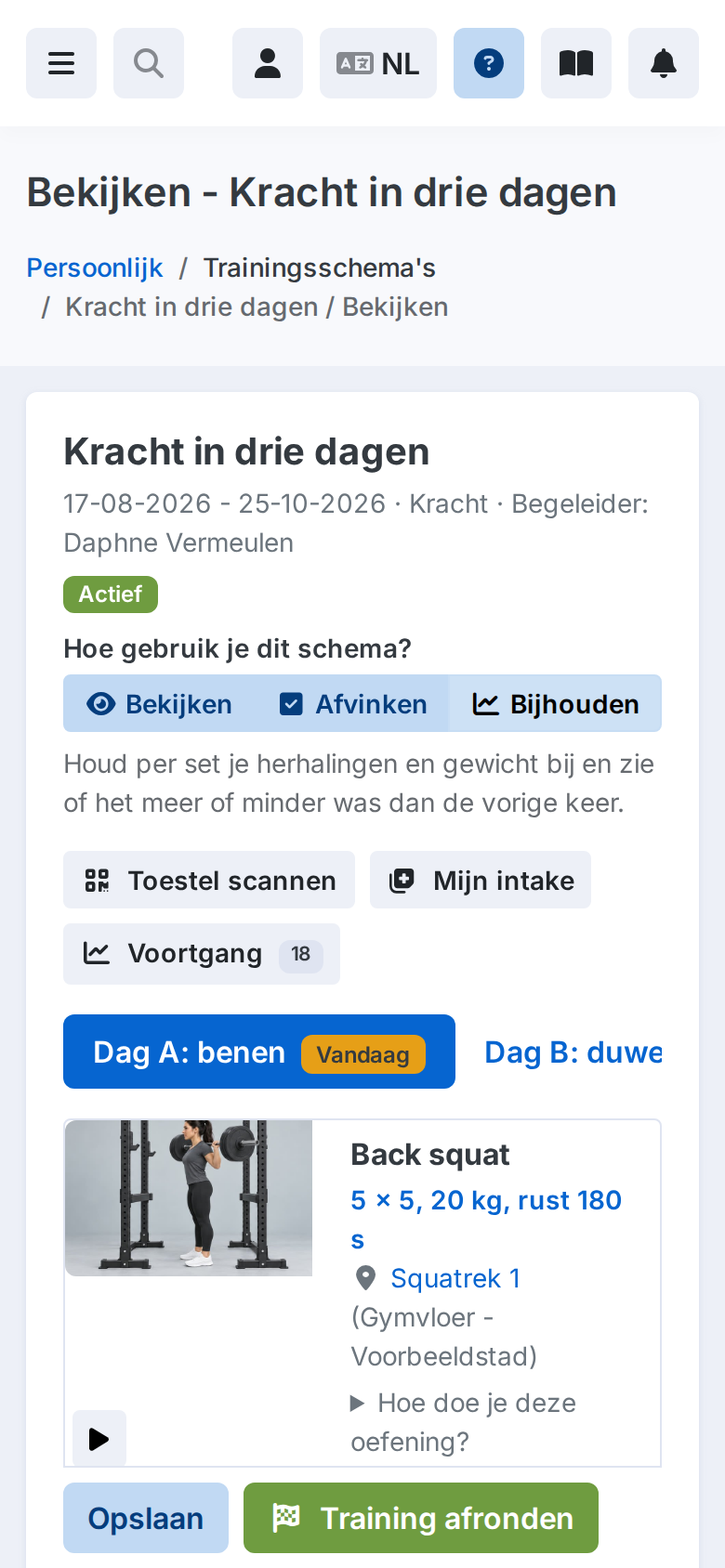 Het trainingsschema van een lid op een telefoon